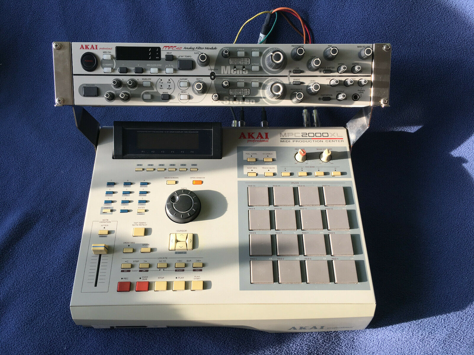 Permanent Link to Akai MPC 2000XL with 32MB RAM, 8-outs, EB-16